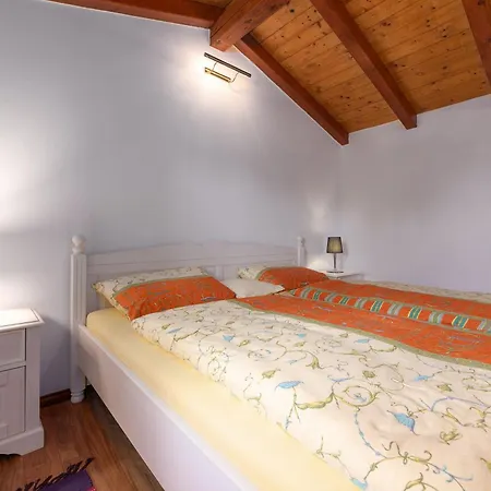 Holiday home Shirin Mit Pool, Jacuzzi Und Kamin