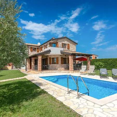 Shirin Mit Pool, Jacuzzi Und Kamin Holiday home *