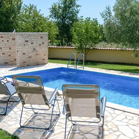 Shirin Mit Pool, Jacuzzi Und Kamin * Porec
